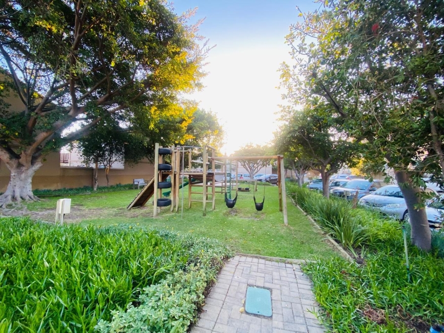 To Let 2 Bedroom Property for Rent in Royal Ascot Western Cape